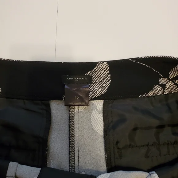 Ann Taylor Factory EUC flowy single pleat shorts 12 - Picture 10 of 10